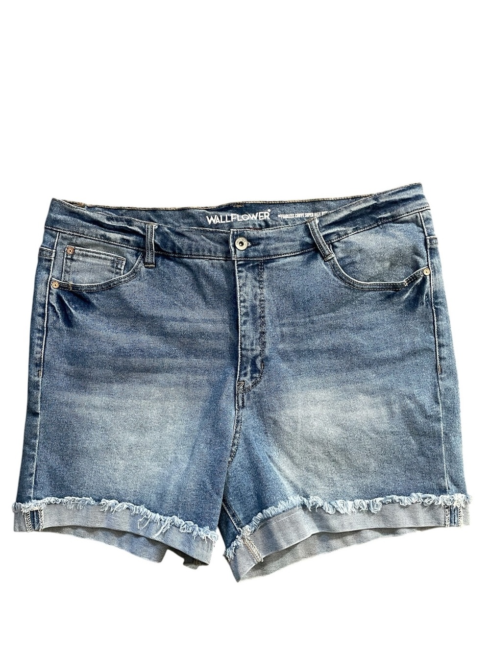 X4- fearless curvy super high rise Wallflower Light Denim Frayed Hem Jean Shorts